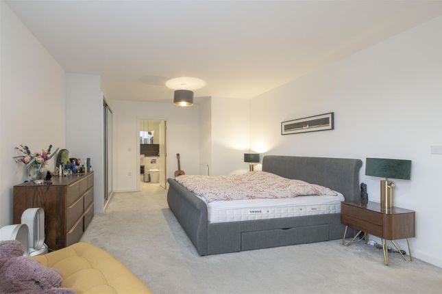 19 Isaacs House, 10, Medawar Drive, Mill Hill photo 3