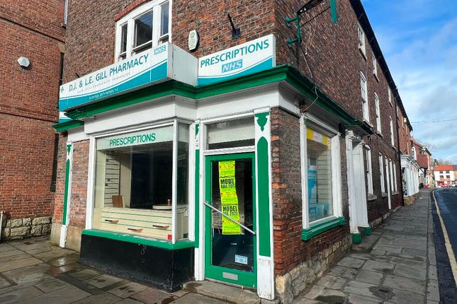 Retail premises to let in Kirkgate, Tadcaster, North Yorkshire, North Yorkshire