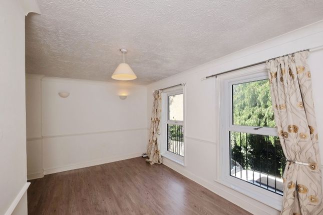 12 The Fairways, Ospringe Street, Faversham photo 4