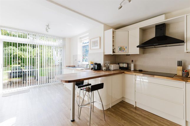 24, Oakhill Avenue, Pinner photo 2