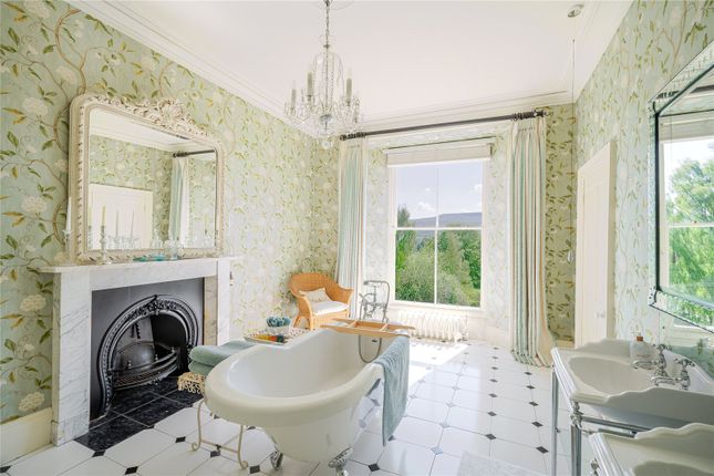 Jack &amp; Jill Bathroom