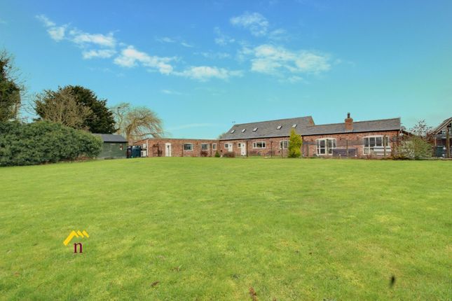 Thumbnail Barn conversion for sale in High Levels Bank, Thorne, Doncaster