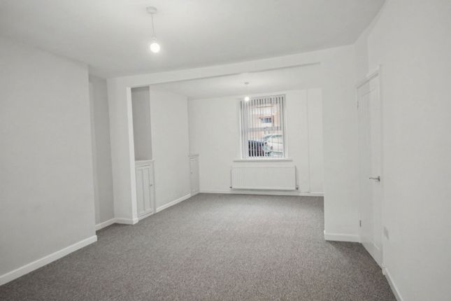 79, James Street, Caerphilly photo 2