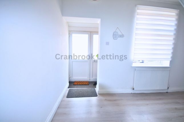 37, Pershore Close, Ilford photo 4