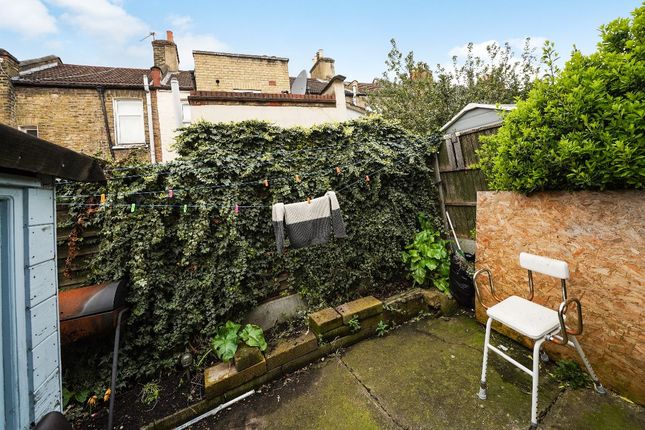 Terraced house for sale in Vernon Road, Stratford