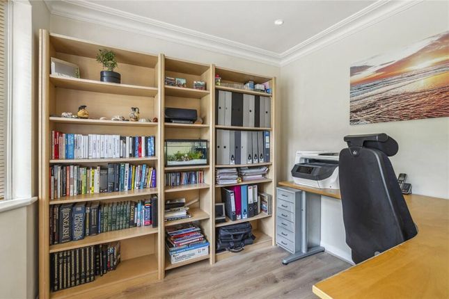 29, Leavesden Road, Stanmore photo 3