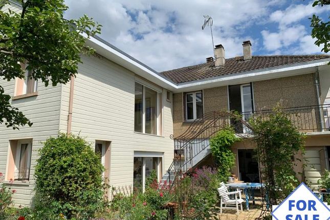 Thumbnail Villa for sale in Sees, Basse-Normandie, 61500, France