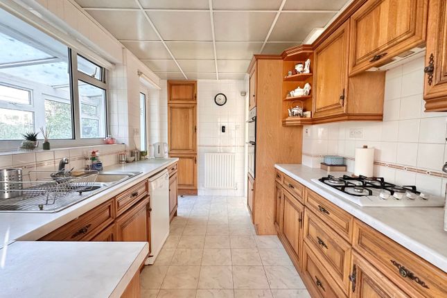 12, Laburnum Gardens, Bexhill-on-Sea photo 3