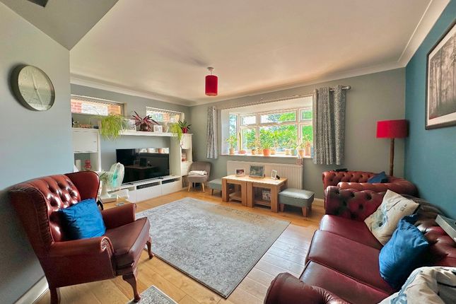 38 Homeway, Romford photo 4