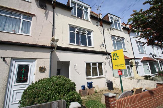 Thumbnail Flat to rent in Glendale Gardens, Leigh-On-Sea