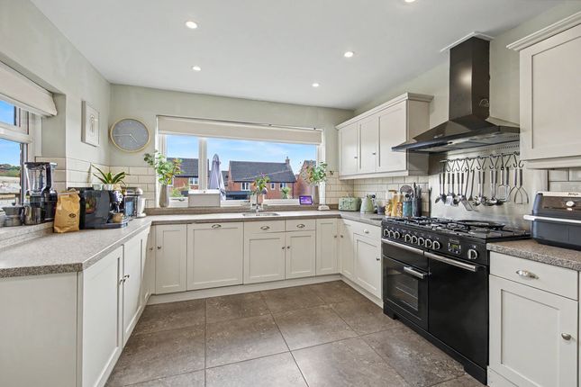 75, Storforth Lane, Chesterfield photo 4
