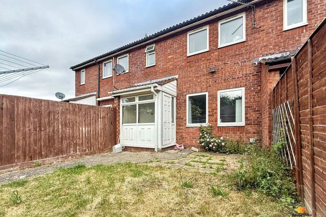 Room 2, 34 Plym Close, Aylesbury photo 3