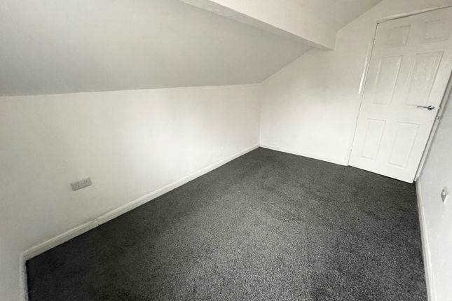 Flat to rent in Medina Road, Leicester