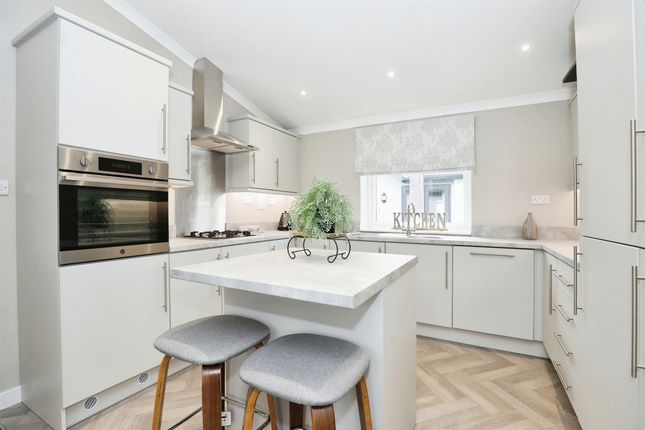 Thumbnail Mobile/park home for sale in Campden Road, Lower Quinton, Stratford-Upon-Avon
