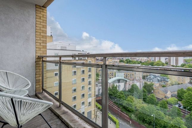 Flat to rent in 39 Westferry Circus, London