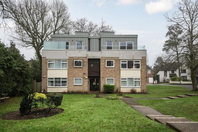 3 Rutland Place The Rutts, Bushey photo 3