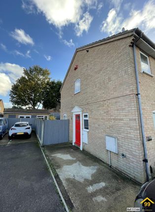 Thumbnail Semi-detached house for sale in Skua Close, Luton, Bedfordshire