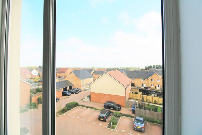 Flat to rent in Monarch Way, Shoreham-By-Sea
