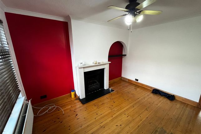 Terraced house to rent in Marden Crescent, Croydon