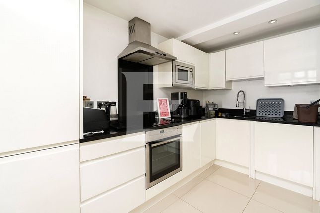 Flat 1,, 613, Watford Way, London photo 2