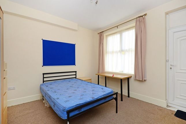 13 Bruce Road, Sheffield photo 4