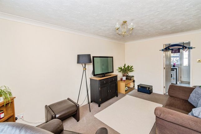 23, Hulton Close, Southampton photo 4