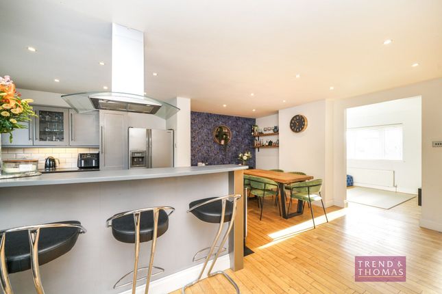 9 Aldbury Road, Rickmansworth photo 4