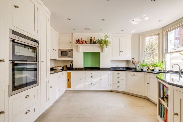 102, Broomwood Road, London photo 2