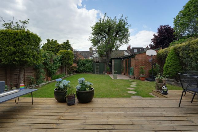 20 Bendysh Road, Bushey photo 4