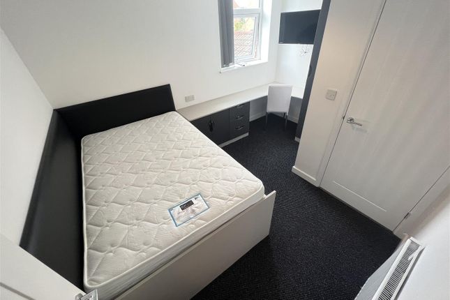 End terrace house to rent in Humber Avenue, Coventry