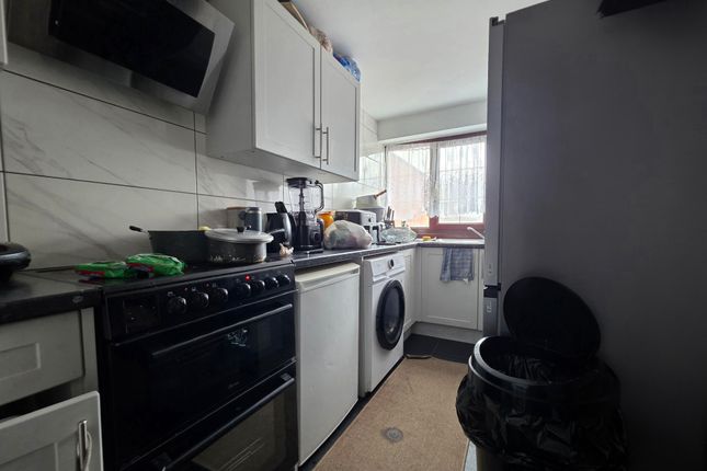 71, Willenhall photo 5