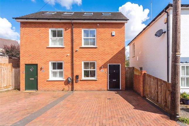 2-bed semi-detached on Waverley Road, Surrey, £2,950/mo