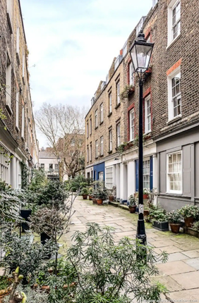 Flat to rent in Fitzroy Street, London