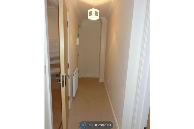 Flat   Lukas Court, Richmond Park Road Charminster, Bournemouth photo 4