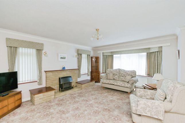12, Birkdale, Bexhill-On-Sea photo 2