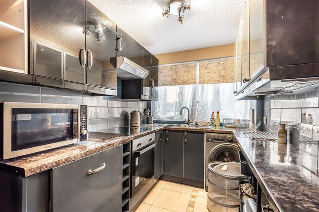 13, Oakham Close, London photo 4