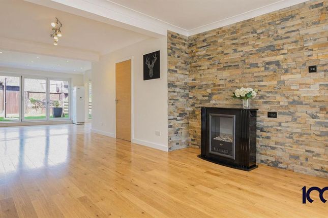 1 Crabtree Avenue, Romford photo 4