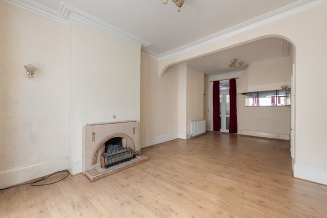 36 Ferndale Road, Leytonstone, London photo 4