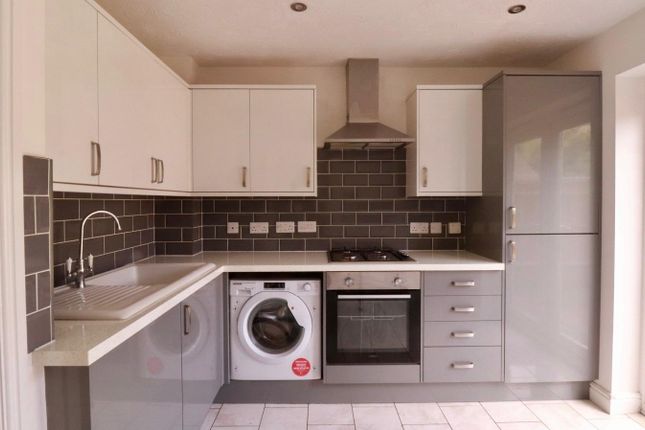 43, Sigerson Road, Swindon photo 4