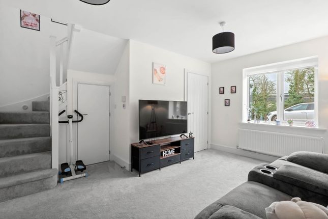 15, Knapper Grove, Worcester photo 2