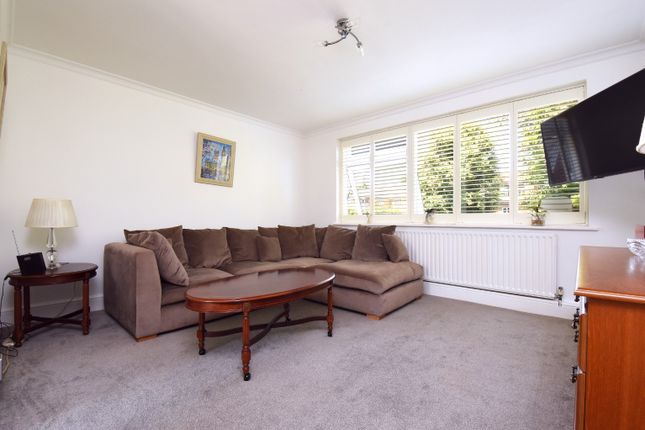 Flat 9, Escote Court, Bromley photo 4