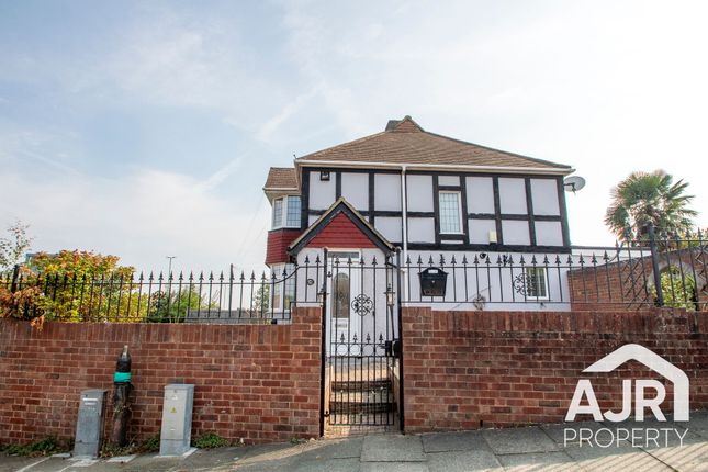 3-bed semi-detached on 785, East Rochester Way, Sidcup, £2,400/mo
