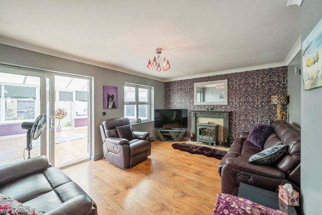 5, Holmshaw Close, Doncaster photo 2