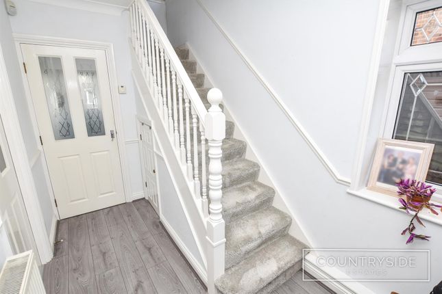 22, Sweet Briar Avenue, Benfleet photo 3
