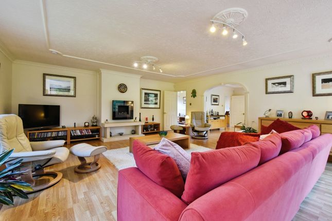 Hendre,, Heol Waterloo, Llanelli photo 4