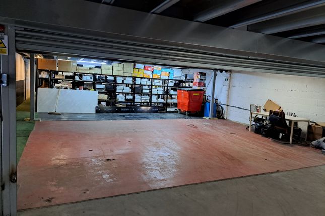 Thumbnail Warehouse to let in Rippleside Commercial Estate, Renwick Road, Barking