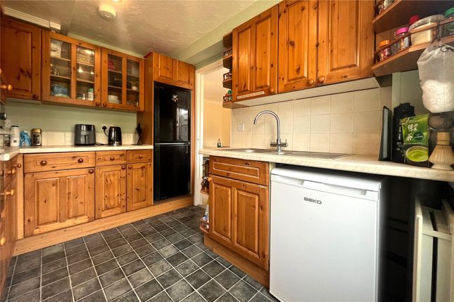 422, Swift Road, Farnham photo 3