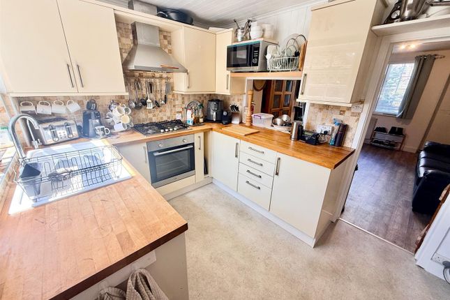 3 South Farm Cottages, South Farm Road, Worthing photo 4