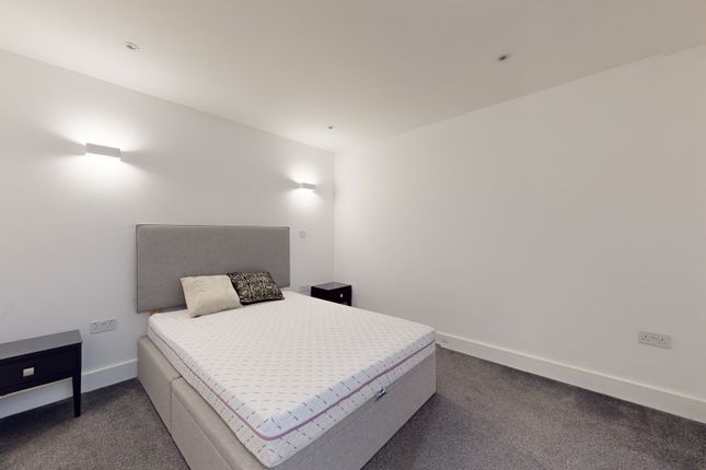 New Horizons Court, Brentford photo 3