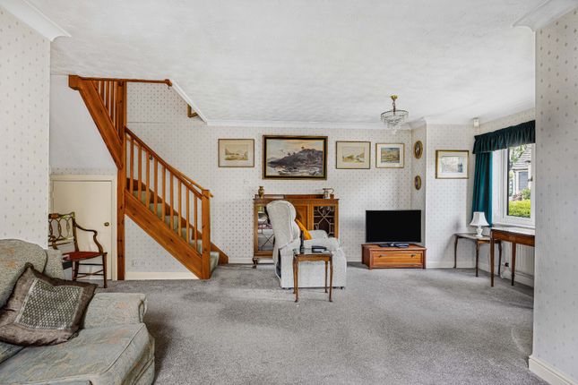 5, Hammond Drive, Cheltenham photo 4
